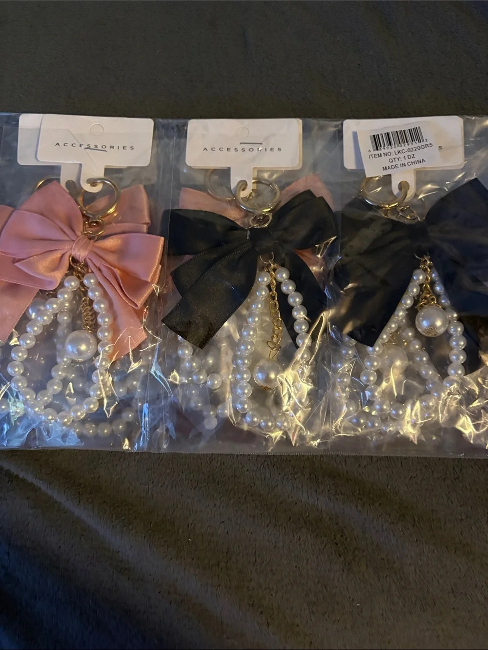 N/A pearl bow